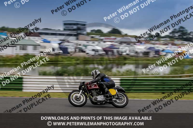 Vintage motorcycle club;eventdigitalimages;mallory park;mallory park trackday photographs;no limits trackdays;peter wileman photography;trackday digital images;trackday photos;vmcc festival 1000 bikes photographs